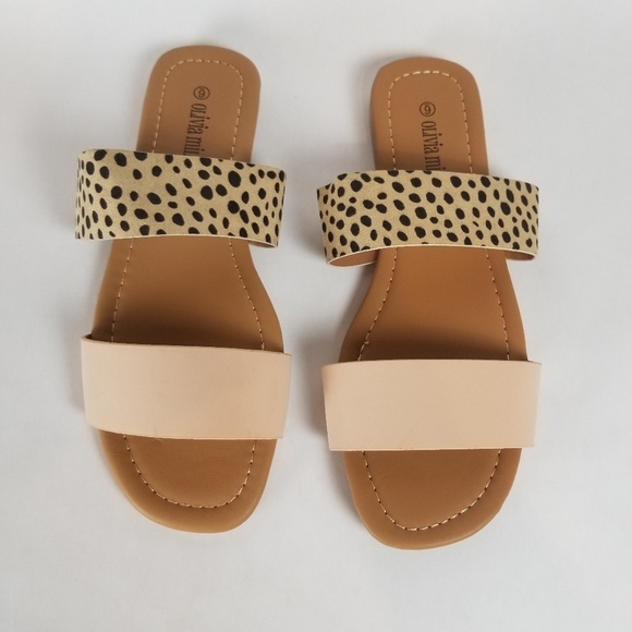 Sale! Olivia Miller Double Strap Cheetah Sandals - Picture 3 of 5